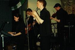 Cairde 4-piece photo 2 Cairde 4-piece photo 2